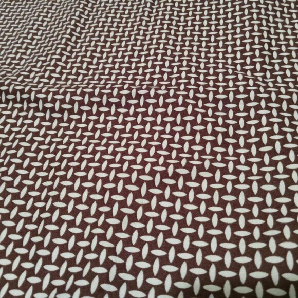 Poplin fabric (end of roll) brown background with beige pattern - Picture 2 of 3